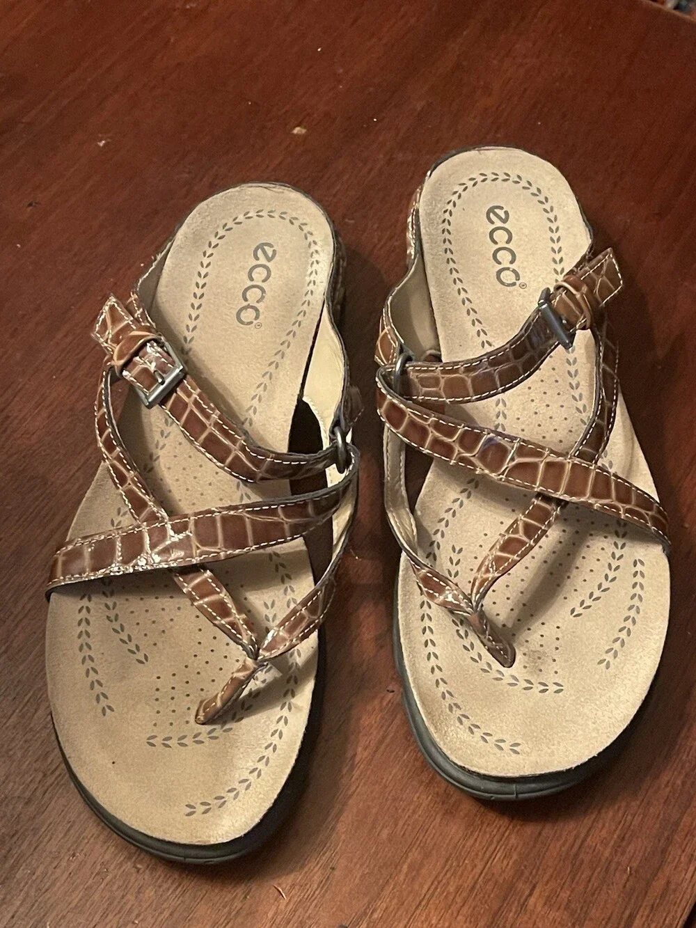 Ecco Light Brown Croc Print Strappy Sandals Women's Size 8M Adjustable (S1983)